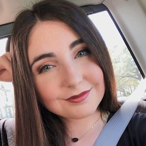 Meet your Posher, Olivia